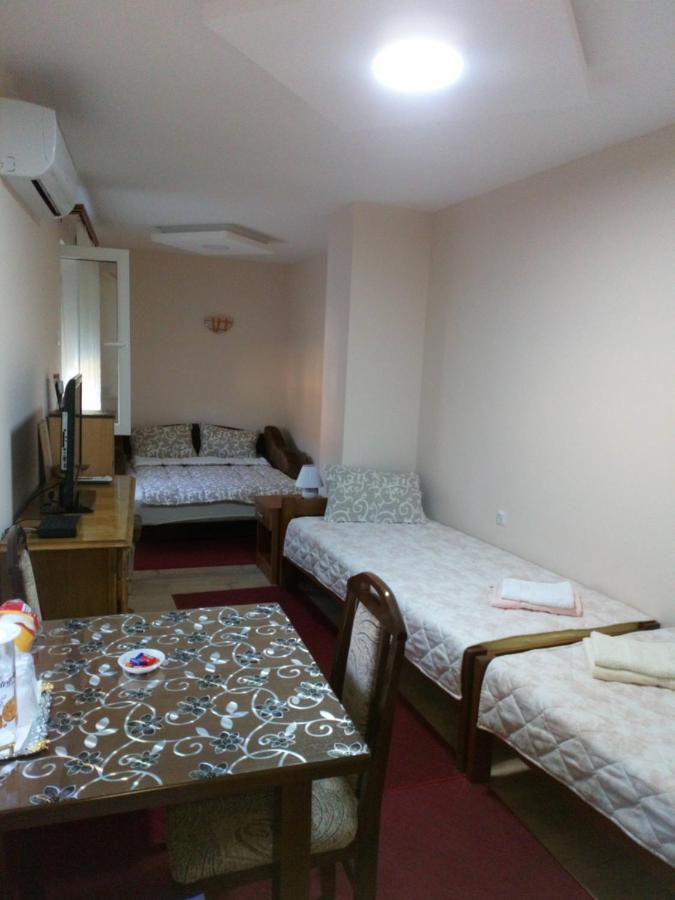 Guest House Green View 피로트 외부 사진