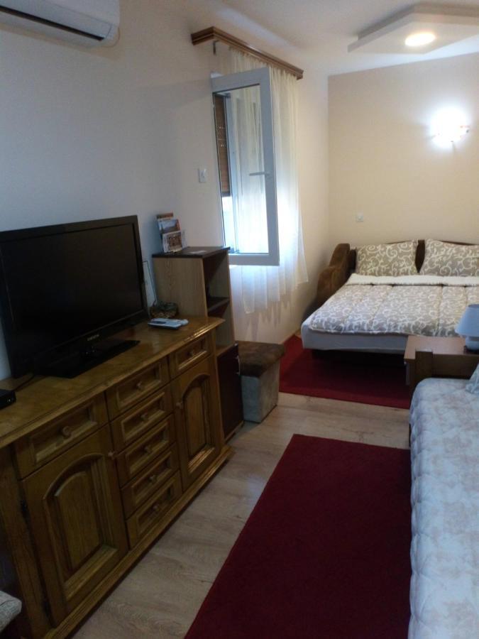 Guest House Green View 피로트 외부 사진