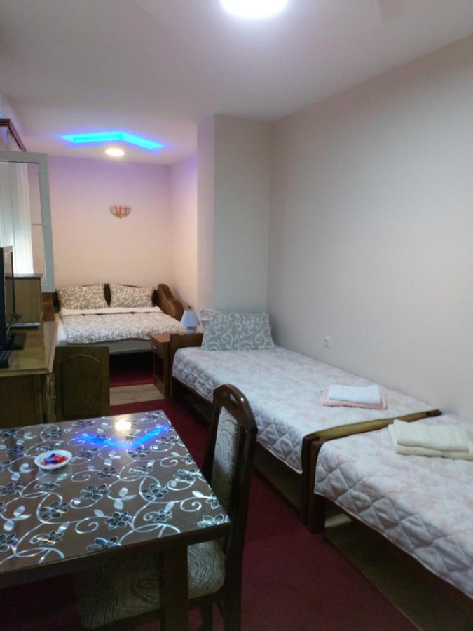 Guest House Green View 피로트 외부 사진