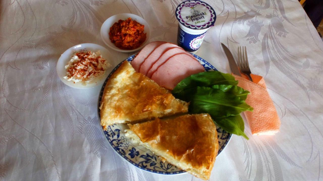 Guest House Green View 피로트 외부 사진